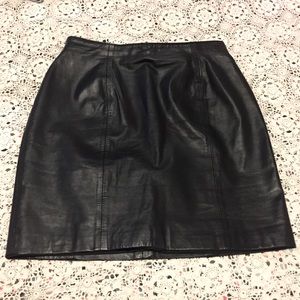 🎱 Vintage Leather Skirt